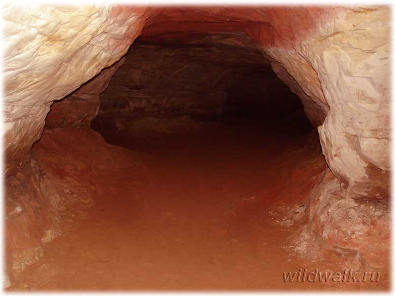 Саблинские пещеры. Фото. Красный песчаник.